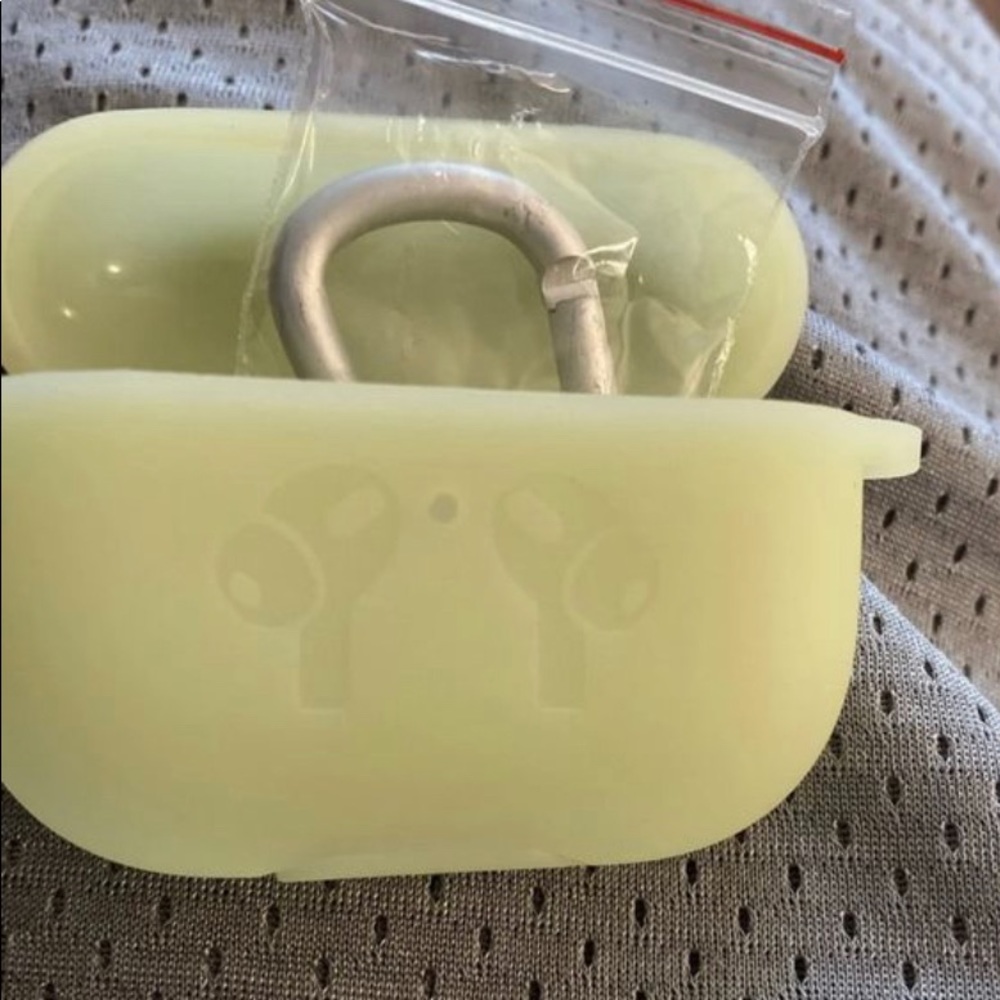 AirPods Pro case